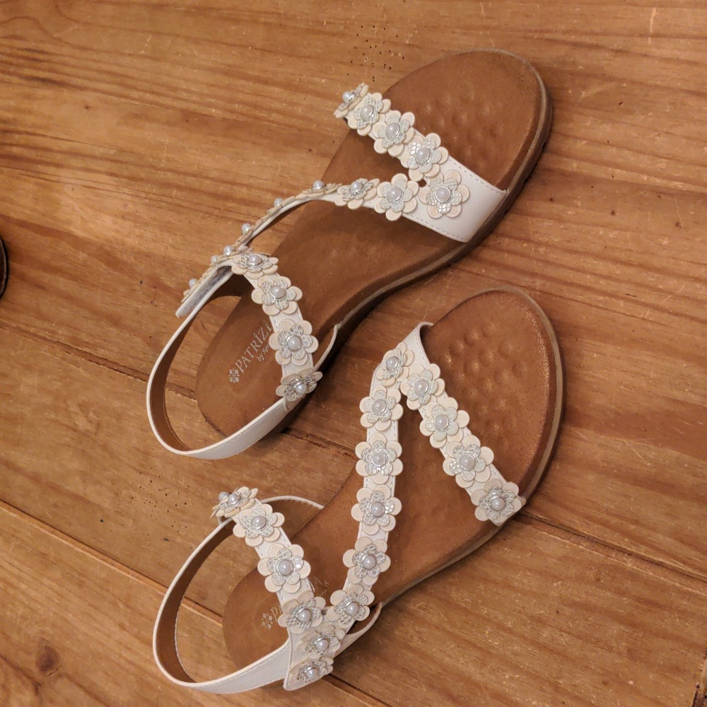 Women's Patrizia by Spring Step White and Cream Floral Sandals, Size EU 40